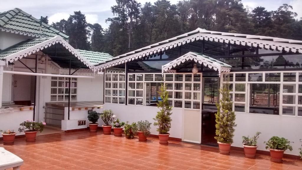 Garden Manor Hotell Ooty Exteriör bild