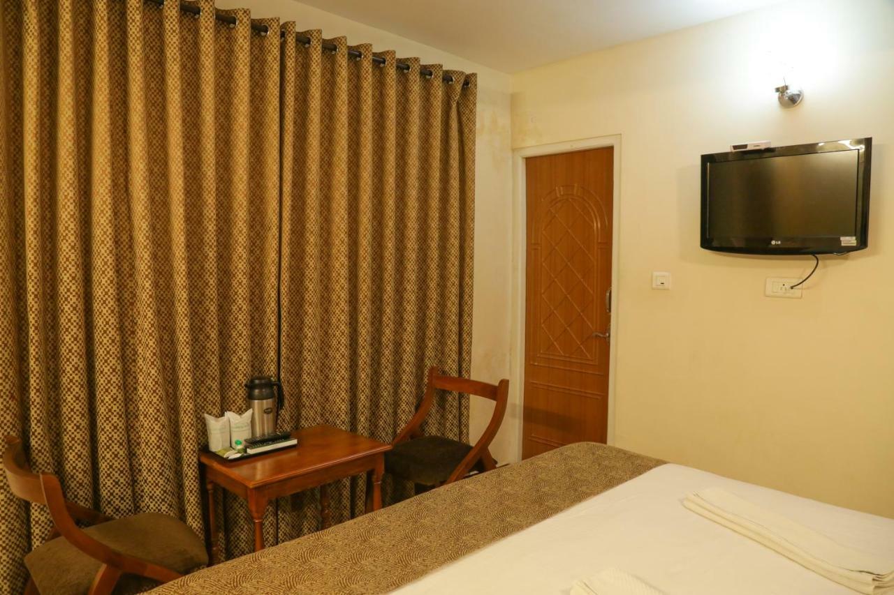 Garden Manor Hotell Ooty Exteriör bild